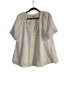 crown & ivy White Eyelet V-Neck Peasant Blouse